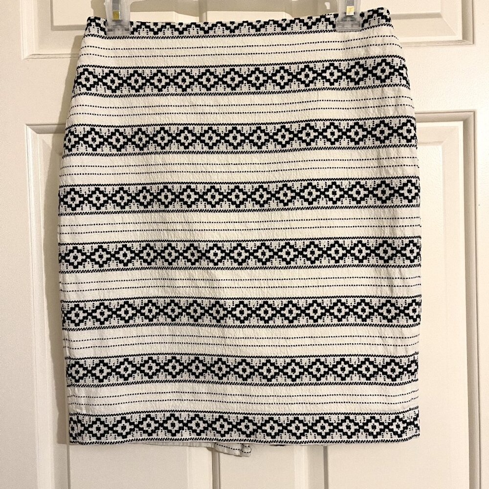 Ann Taylor Off White and Black Mini Skirt Size 0